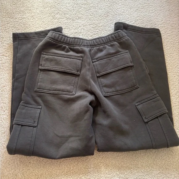 Aritzia Cozy Fleece Cargo Sweats - Picture 3 of 4